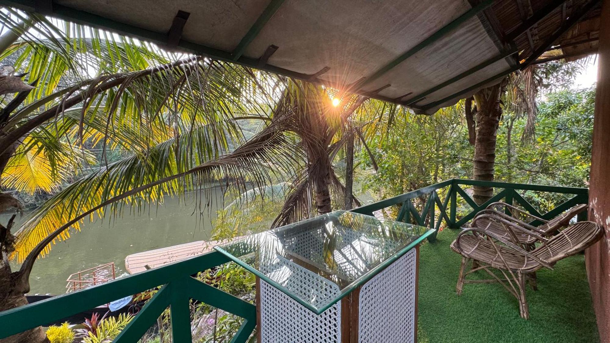Garggi Kumarakom Village Homestay Eksteriør billede